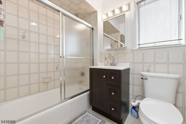52 Adams Ter, Clifton City, NJ 07013