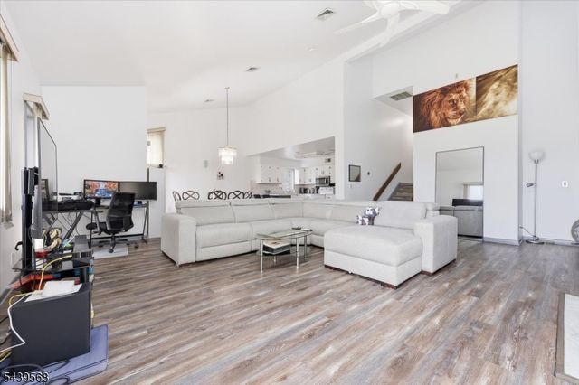 52 Adams Ter, Clifton City, NJ 07013