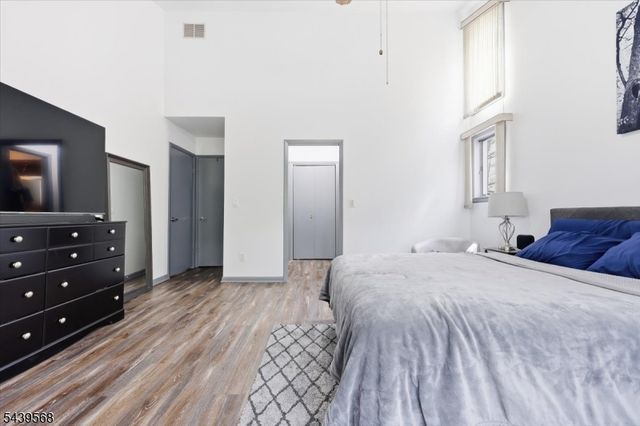 52 Adams Ter, Clifton City, NJ 07013