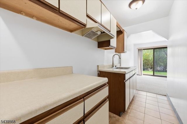 52 Adams Ter, Clifton City, NJ 07013