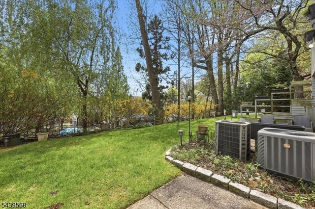 52 Adams Ter, Clifton City, NJ 07013