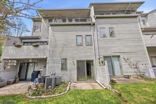 52 Adams Ter, Clifton City, NJ 07013