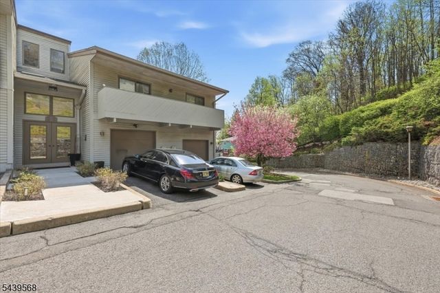 52 Adams Ter, Clifton City, NJ 07013