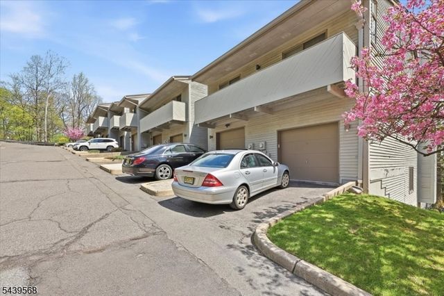 52 Adams Ter, Clifton City, NJ 07013