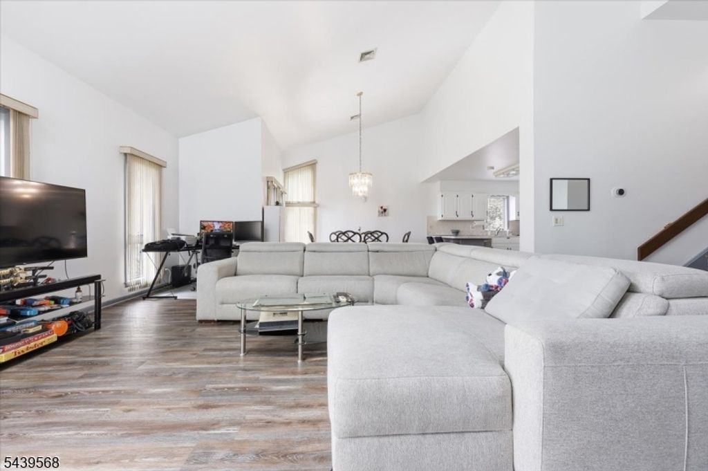 52 Adams Ter, Clifton City, NJ 07013 — photo 5