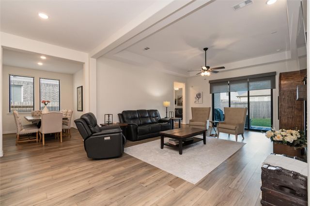 1911 Fossil Ridge Drive, Richmond, TX 77469