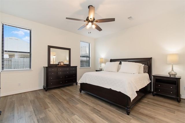1911 Fossil Ridge Drive, Richmond, TX 77469