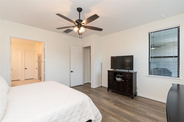 1911 Fossil Ridge Drive, Richmond, TX 77469