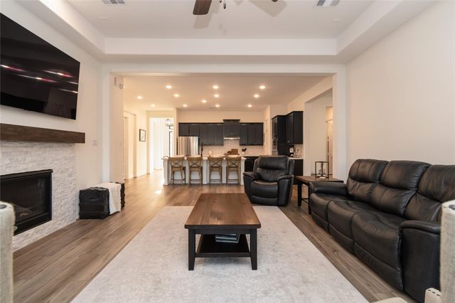 1911 Fossil Ridge Drive, Richmond, TX 77469