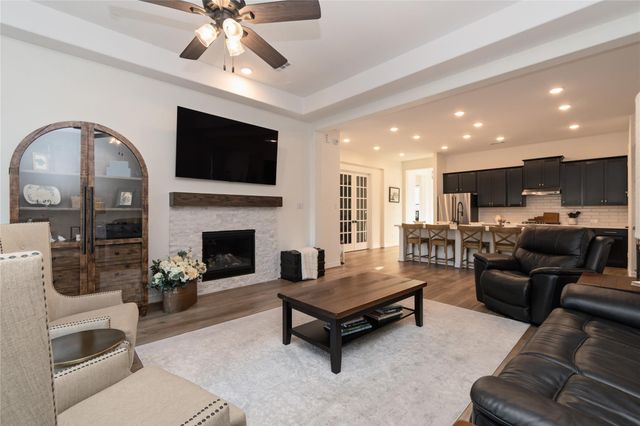 1911 Fossil Ridge Drive, Richmond, TX 77469