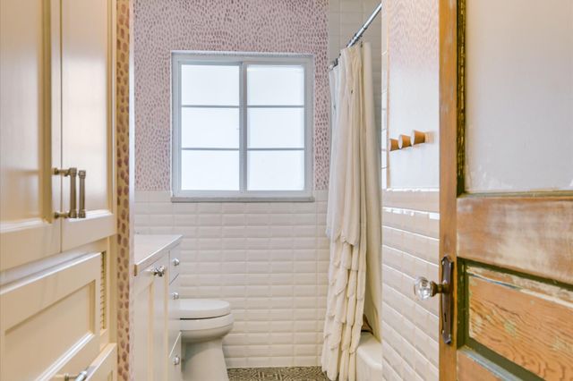 1600 Larkwood DR, Austin, TX 78723