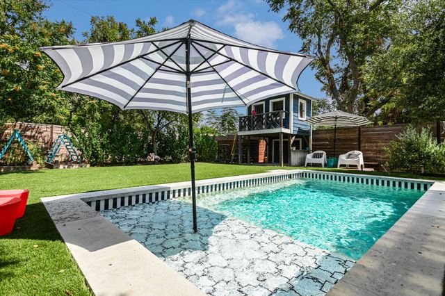 1600 Larkwood DR, Austin, TX 78723