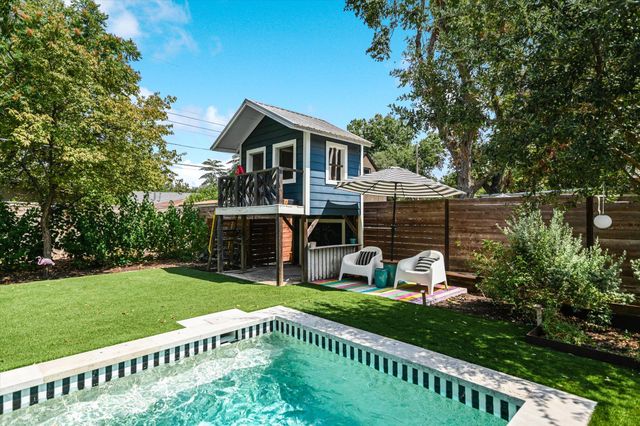 1600 Larkwood DR, Austin, TX 78723