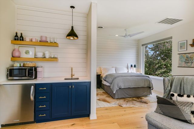 1600 Larkwood DR, Austin, TX 78723