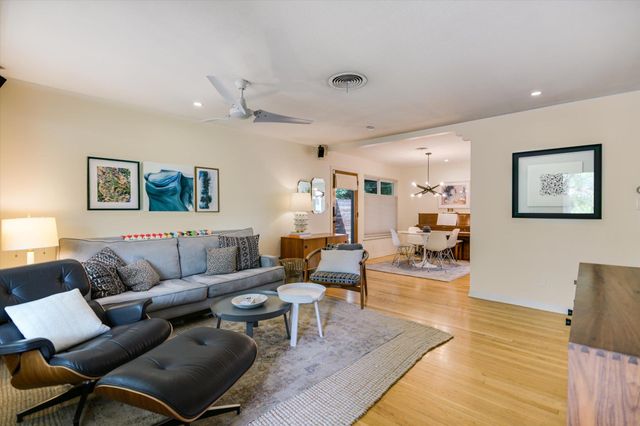 1600 Larkwood DR, Austin, TX 78723