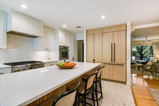 1600 Larkwood DR, Austin, TX 78723