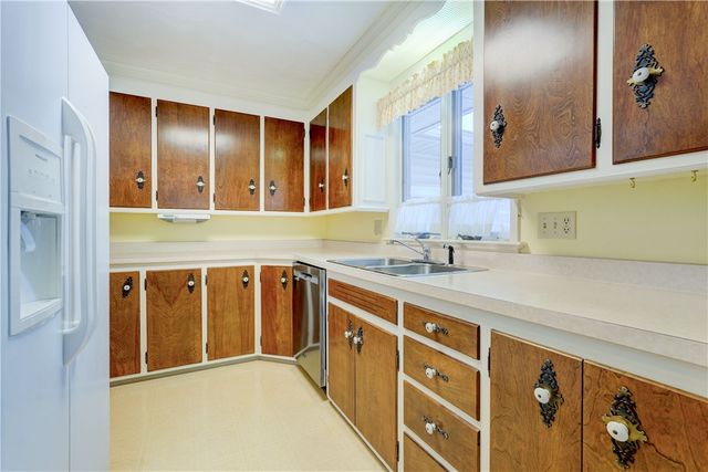 7 Allwood Drive, Irondequoit, NY 14617