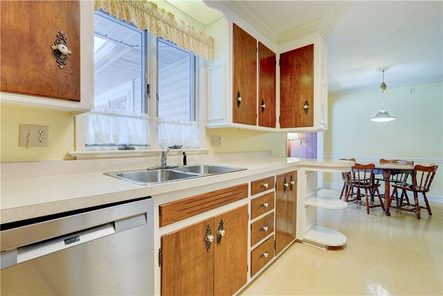 7 Allwood Drive, Irondequoit, NY 14617