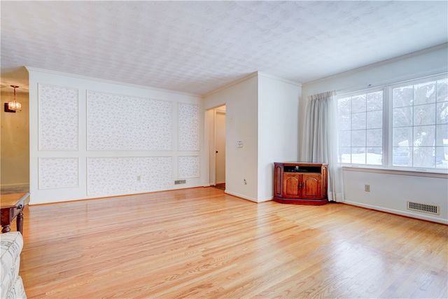 7 Allwood Drive, Irondequoit, NY 14617