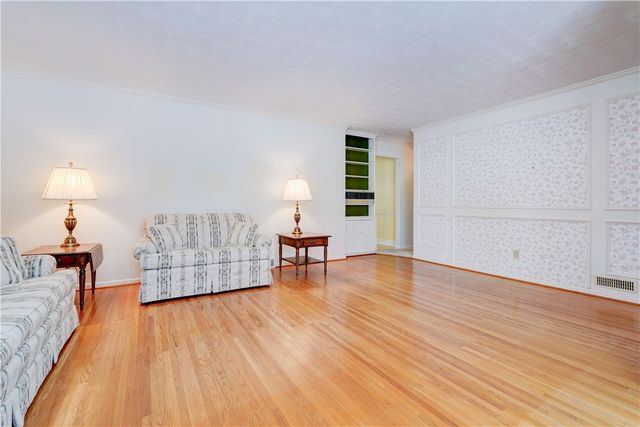 7 Allwood Drive, Irondequoit, NY 14617