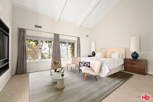 10549 Rocca Place, Los Angeles, CA 90077