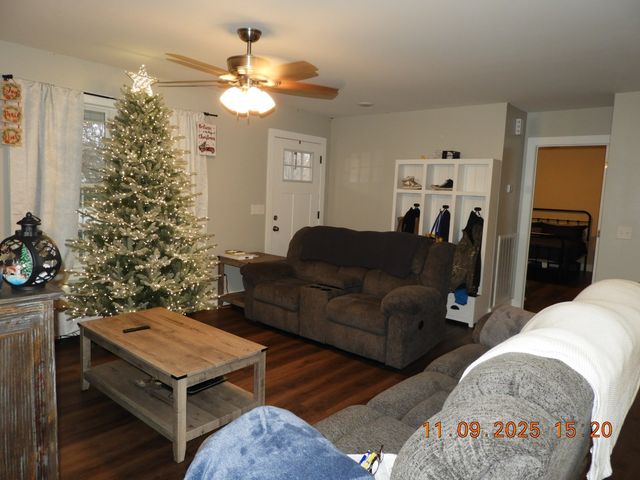 3135 Oak Grove Rd, Goodspring, TN 38460