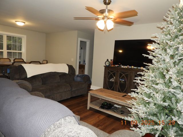 3135 Oak Grove Rd, Goodspring, TN 38460