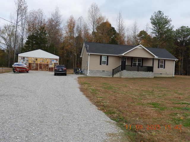3135 Oak Grove Rd, Goodspring, TN 38460