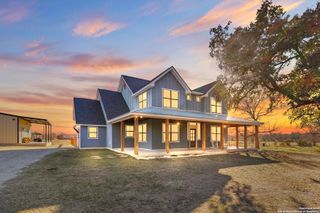 1711 Hartfield Rd, La Vernia, TX 78121