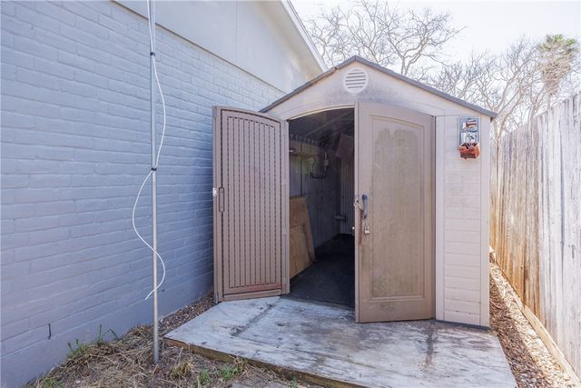 417 Polaris Pl, Corpus Christi, TX 78418