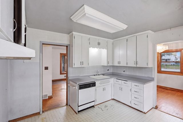 2360 Circle Drive, White Bear Lake, MN 55110