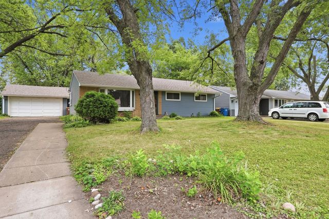 2360 Circle Drive, White Bear Lake, MN 55110