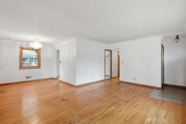 2360 Circle Drive, White Bear Lake, MN 55110