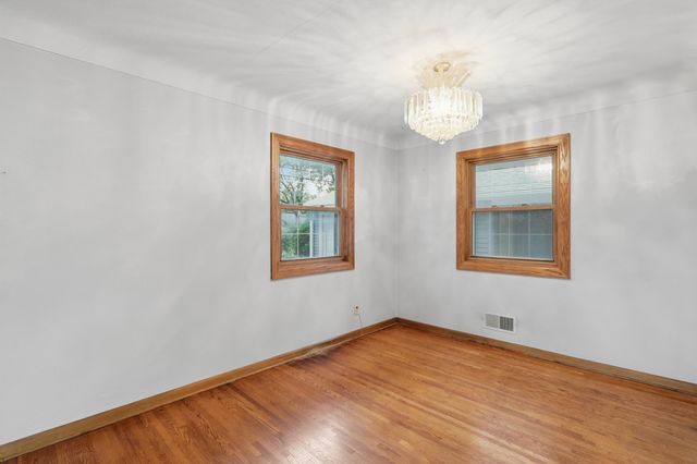 2360 Circle Drive, White Bear Lake, MN 55110