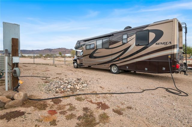 3374 W Carmichael Road, Golden Valley, AZ 86413