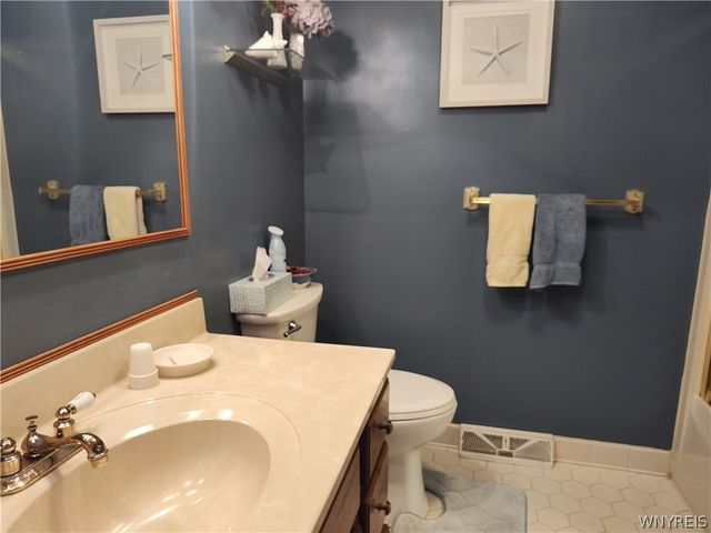 1616 Lakeview Road, Hamburg, NY 14085