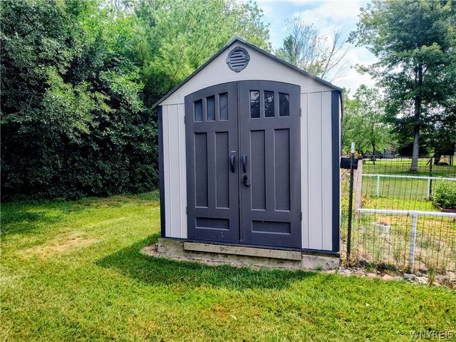 1616 Lakeview Road, Hamburg, NY 14085