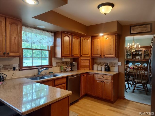 1616 Lakeview Road, Hamburg, NY 14085