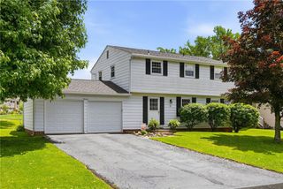19 Seneca Drive, Hempfield Twp, PA 15601