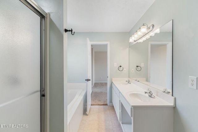 5400 Summitridge Lane, Knoxville, TN 37921