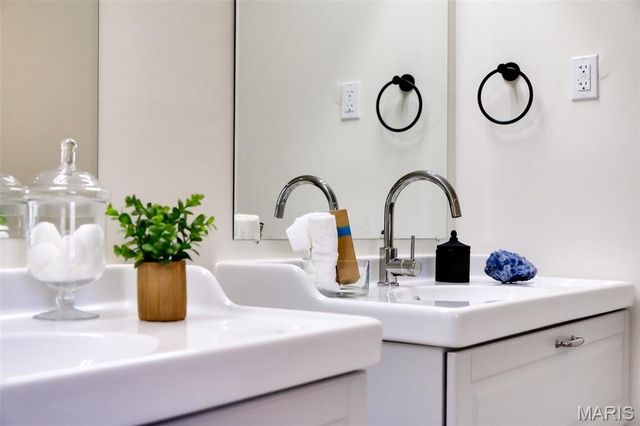 14862 Frais Drive, Florissant, MO 63034