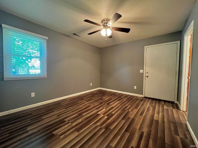 8909 Mariners Ridge Drive, Fort Wayne, IN 46819
