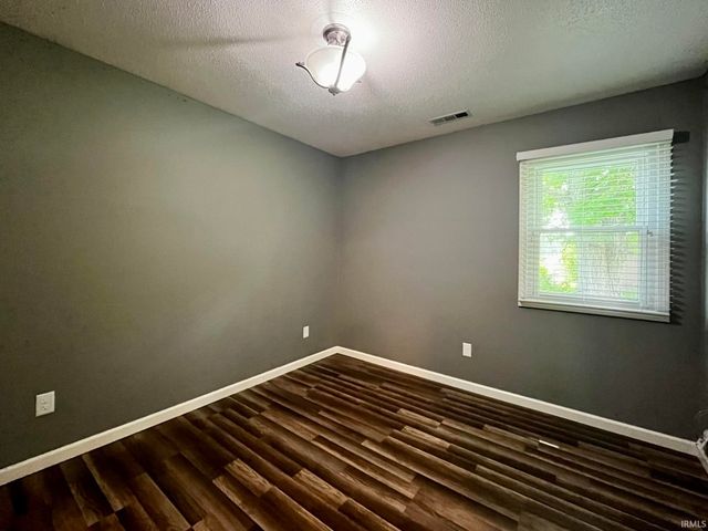 8909 Mariners Ridge Drive, Fort Wayne, IN 46819