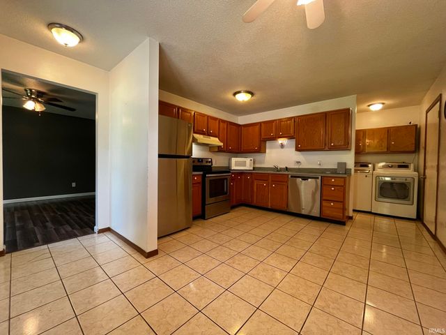 8909 Mariners Ridge Drive, Fort Wayne, IN 46819