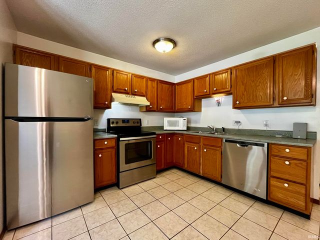 8909 Mariners Ridge Drive, Fort Wayne, IN 46819