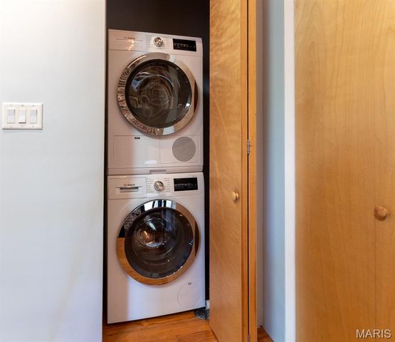 2401 S 12th 203, St Louis, MO 63104