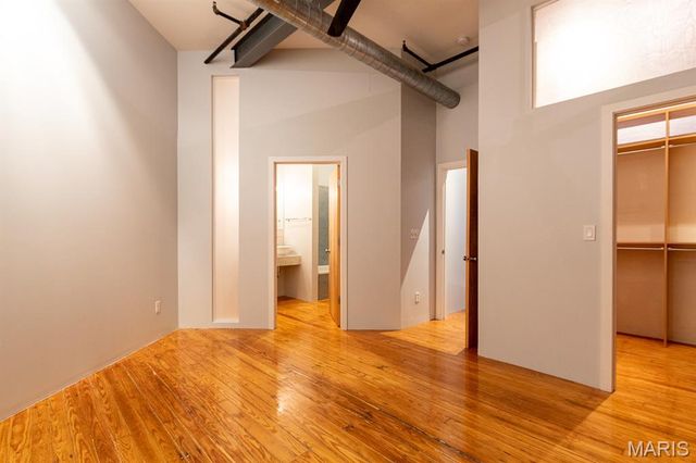 2401 S 12th 203, St Louis, MO 63104