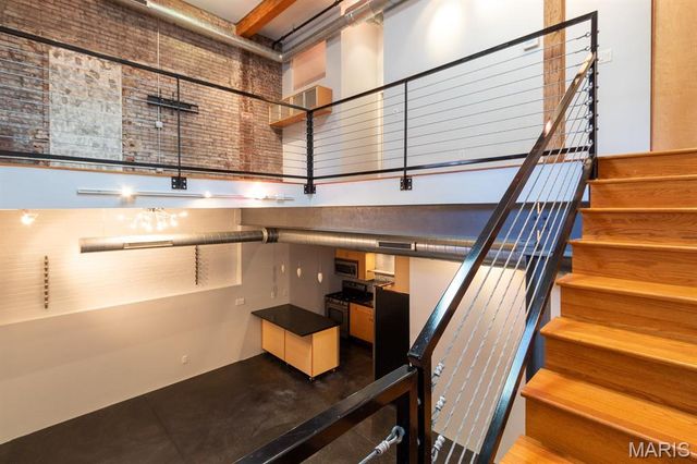 2401 S 12th 203, St Louis, MO 63104