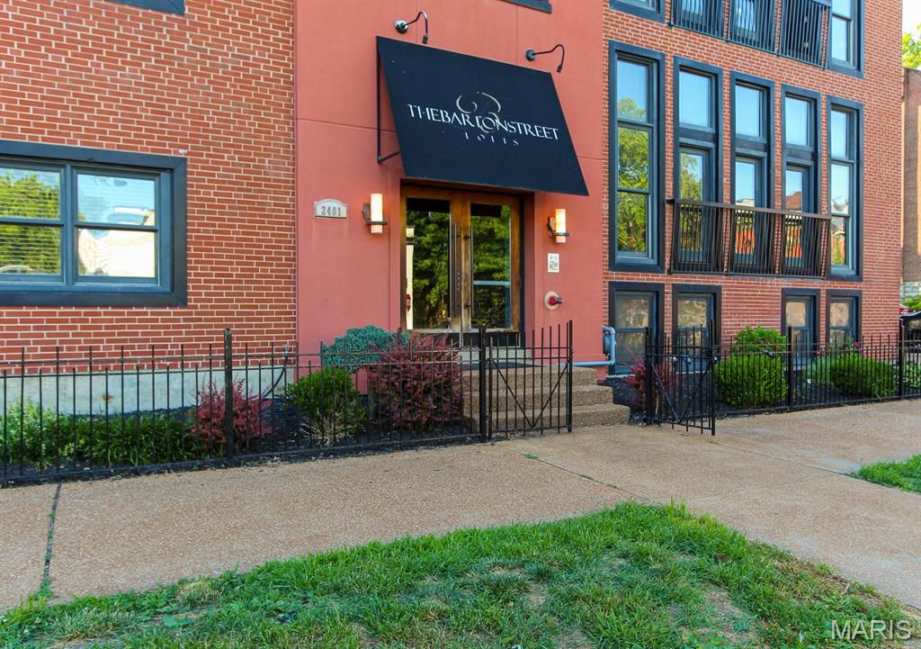 2401 S 12th 203, St Louis, MO 63104