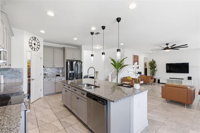 9714 PROVENCAL AVENUE, Seffner, FL 33584